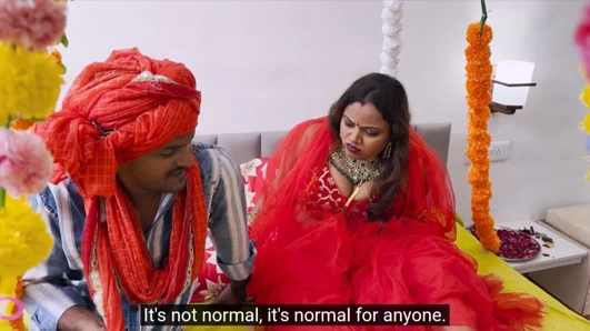 Ateşli Hintli desi yeni evli teyze ilk kez suhagrat gecesi sert seks yapıyor