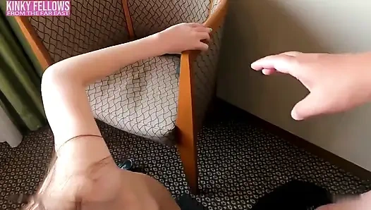 D-cup ofis meleği gırtlağına kadar çekici bir dönemeci içine girerken Minato zarafeti ortaya çıkar