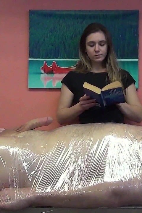 Bossy Violet Volume 2 başrolde Violet Thompson