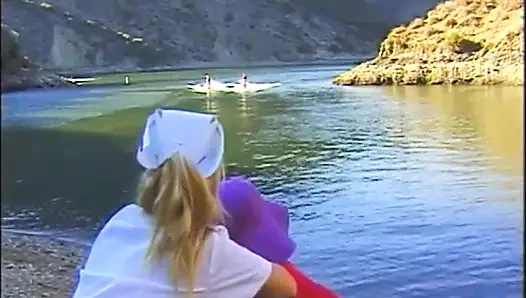 Трах в тройничке на пляже