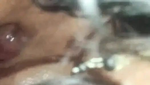 Seksi üvey kız kardeş queen4desi yağlı masaj sikişiyor 69