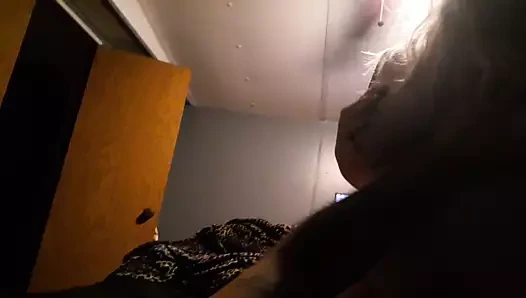 Erkek arkadaşıma binmeyi seviyorum