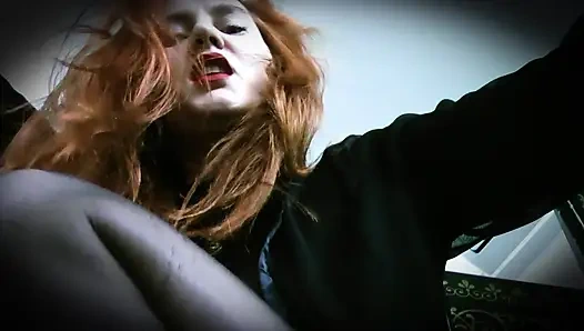 Külotlu çorap hakimiyeti