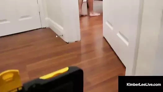 Sütlü ayara mı ihtiyacınız var? kimber lee tamircinin sert horozunu ateşler!