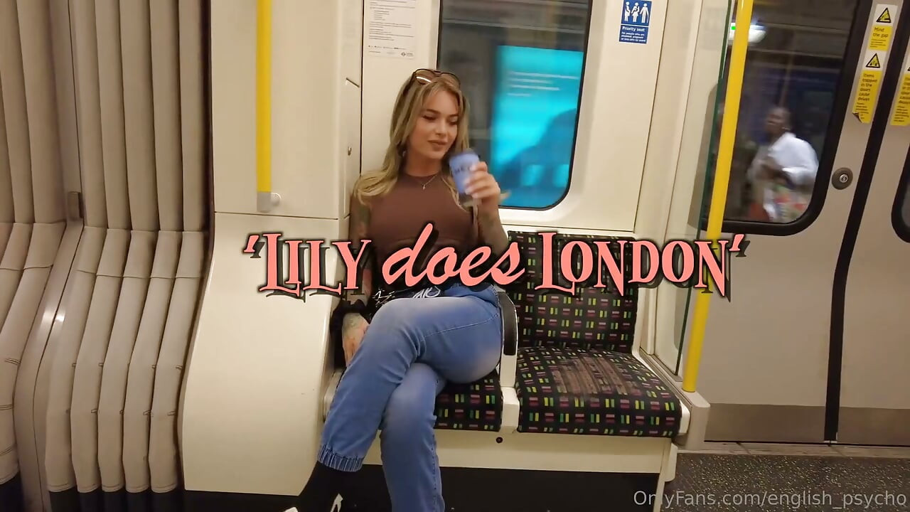 Bu ateşli trans hatunla sadece onun arkasını asmak için Londra'ya kadar uçtum - bölüm 1/4