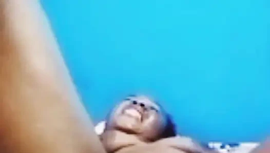 Anne görüntülü görüşmede amını oynuyor ep7