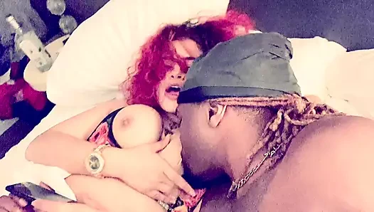 Seksi göğüsleri ile güzel karışık kız f için benim yumuşak horoz berbat