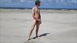 Teşhirci plajda mastürbasyon