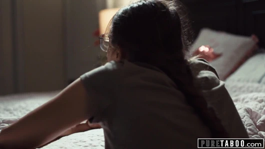 Saf tabu rahip genç 2 ona anal bekaretini ikna eder