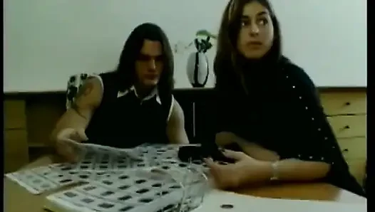 Azgın sarışın almak için açıyor