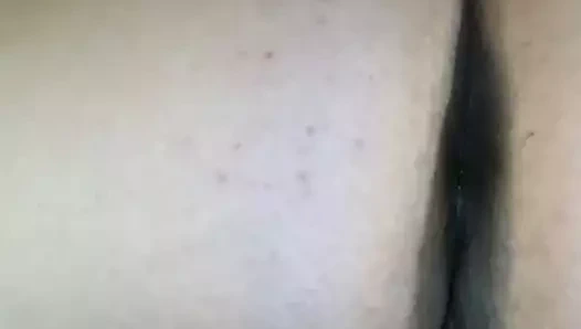 Sikişiyor emiyor ve parmaklıyor.