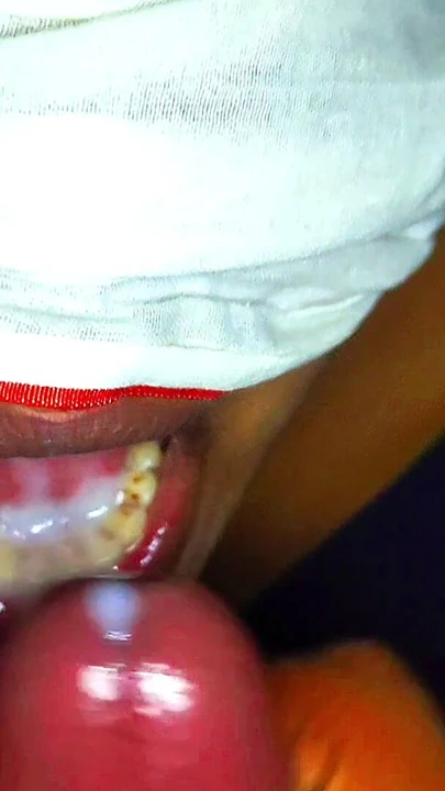 Bhabhi sakso çekti, ağzına boşaldı ve yuttu. | Bölüm 2