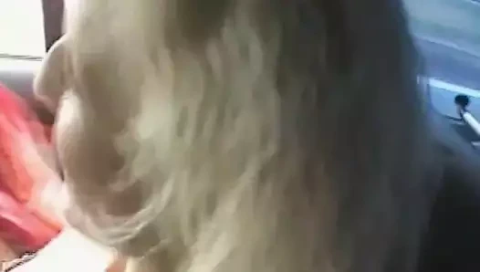 Amatör genç kız arkadaş berbat ve sikikleri içinde bir araba