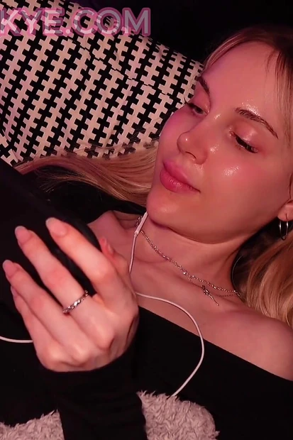 Проводить ночь с твоей подругой - романтическая, уютная, мягкое разговорное и расслабляющееся, виртуальное свидание, виртуальная подруга