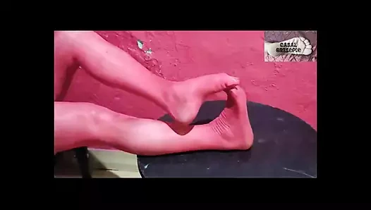 NAYLON ÇORAPLARıMı DEĞIŞTIRIYORUM