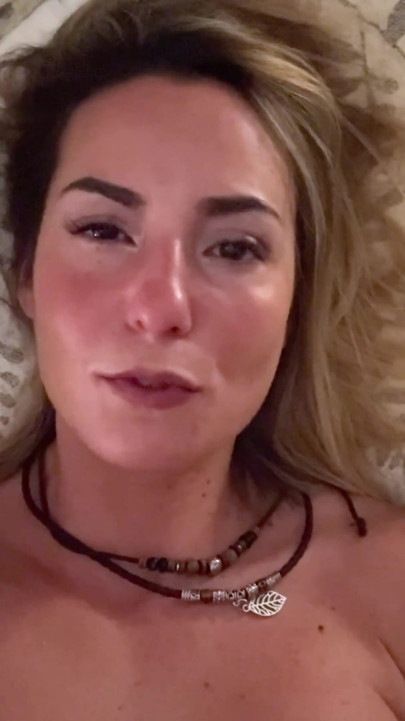 Dün gece erotik bir rüya gördüm ve tamamen ıslak uyandım