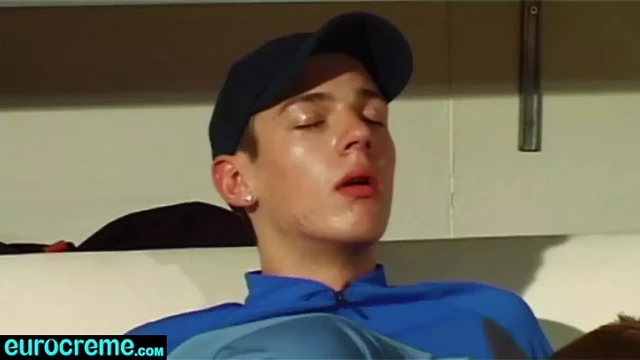 Eurocreme.com - üçlü twink sikme