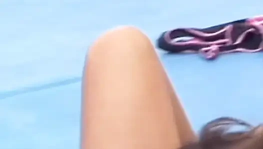 Mükemmel Fransız genç kız açık havada sikiliyor