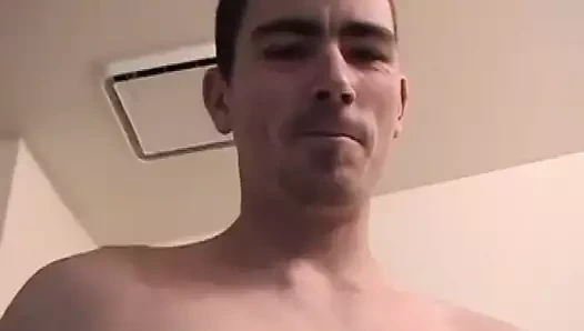 Dan okşayarak onun horoz