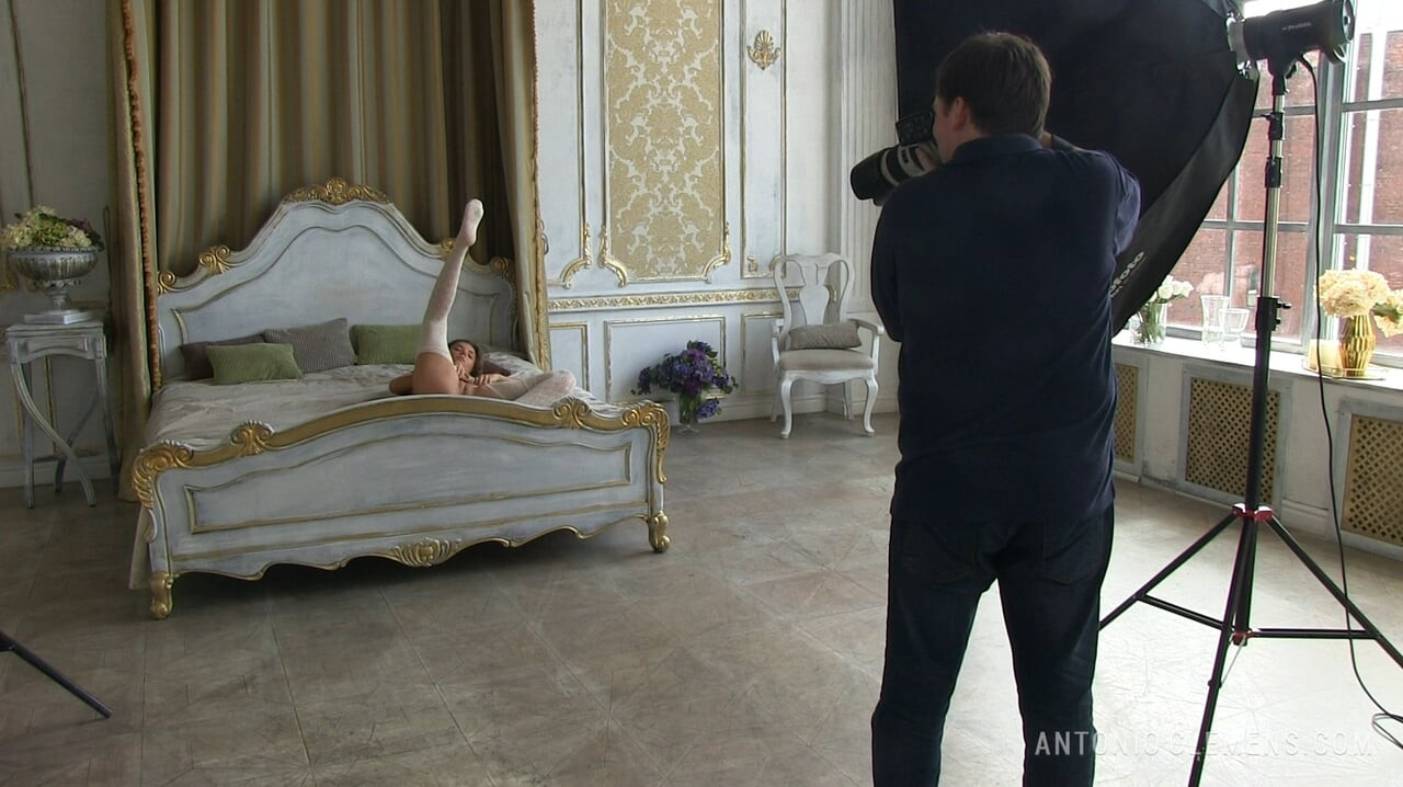 Katya Clover henry sharpe (antonio clemens) tarafından çekilen 'Call Me Clover' fotoğraf seansında, sahne arkası, çıplak bölüm 3