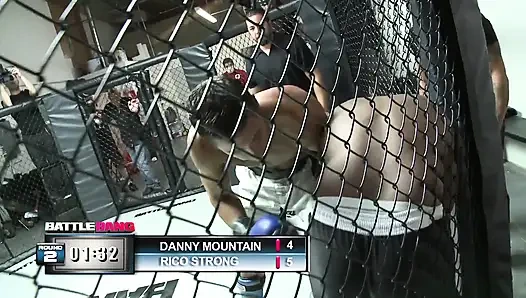 Büyük memeli büyük götlü yüzük kız büyük yarak kazananla sikişiyor