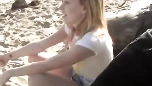 Chloe yabancı bir yarakla sikiliyor