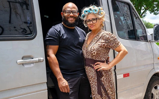 Dövmeli olgun arkadaş anal seks için alındı