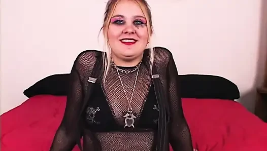 Azgın sarışın gotik nikky knight