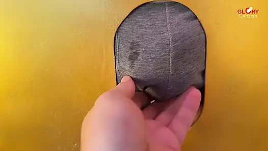 Büyük Gloryhole Dili Onu Çift Orgazm Yapıyor