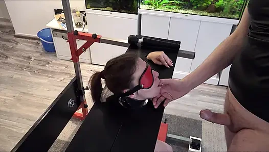 Köle, Direkte Savunmasız Sybian'da Orgazma Sürüklendi