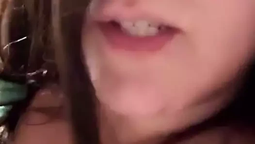 Büyük memeler teşhiri