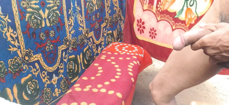 Siyah büyük yarak gösterisi mastürbasyon masajı