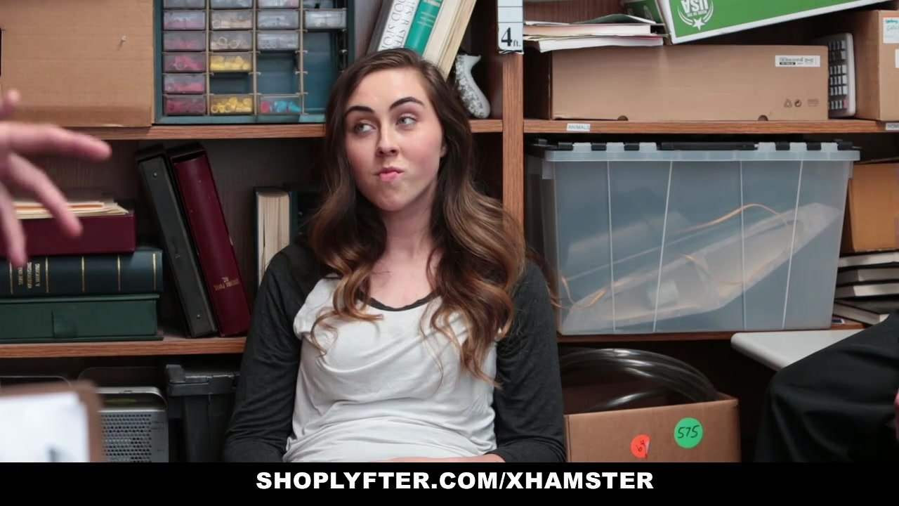 Shoplyfter - yaramaz genç iki horoz alır