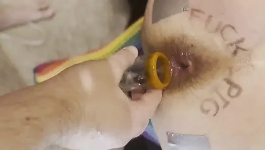 Döllenmiş götünden dölle besleniyor