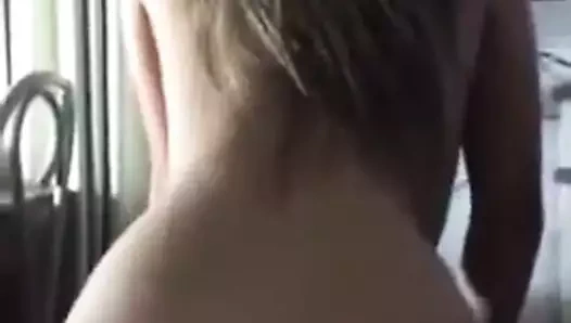 Sarışın bebek sensually becerdin