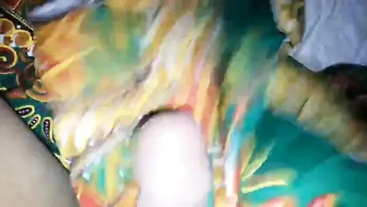 karısının popo lungi üzerinde Cum