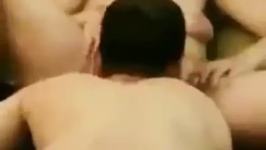 cuckold karısı alır onu amcık yaladı