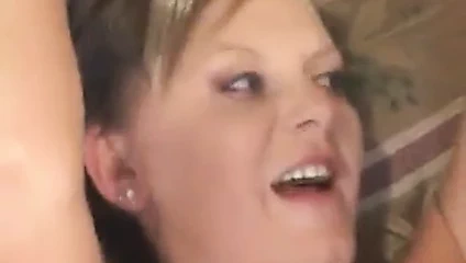 Bayan spencer bir yabancıyı sikikleri