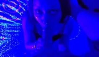 Erkek arkadaşıma sıcak bir oral seks vermek