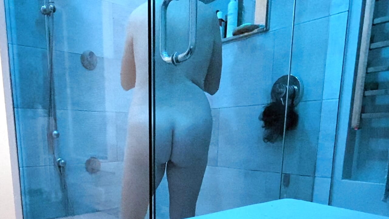 Busty esmer duşta gözetlenir – andrewtatt tarafından hentai meme uçları