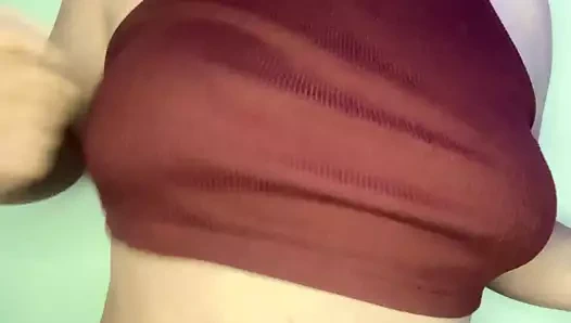 benim lezzetli göğüsleri ile oynamak