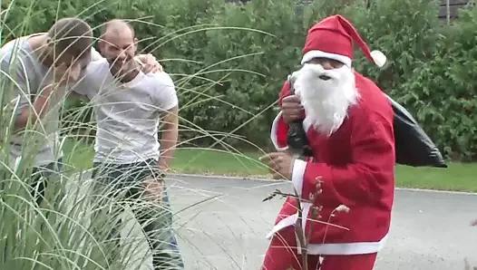 İki harika sürtük üç büyük yarakla eğleniyor