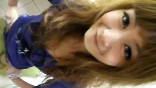 Yumi fotoğrafçısına oral seks yapıyordu