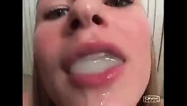 yüzünün her yerinde