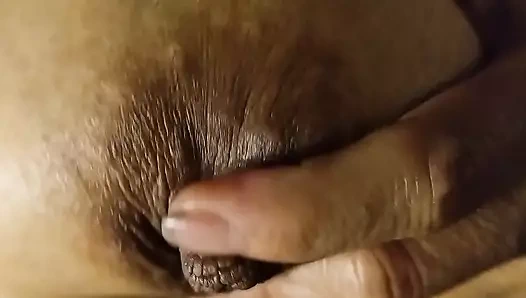 Hintli kadın didlo ateşli meme ucu minik amcık göğüsleri harry amcıkla amını parmaklıyor