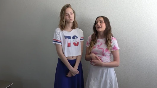 Striptiz futbolu oyununda ateşli bir hesaplaşma