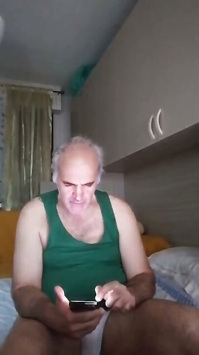 Çevrimiçi canlı bir gösteride idrar ve boşal!