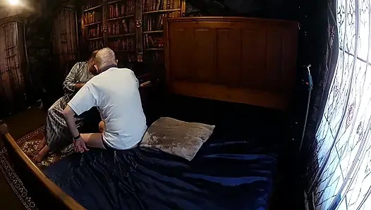 Часть 6:- Медведь Ланиста наказывает Tawseman Tawse и учит, как использовать таус.