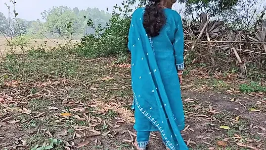 Hintli çift seks kocası karısını sikiyor