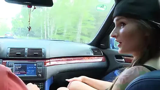 Açık! Tarlalarda ve çayırlarda Alman gençler.